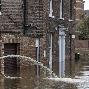Vattenskadehantering i teori och praktik
